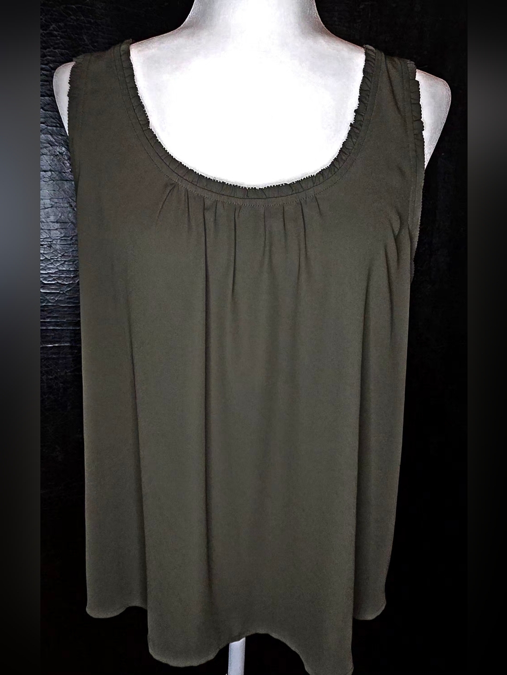 LOFT Forest Green Ruffle Trim Sleeveless Shell Tunic Top - Size Large - EUC